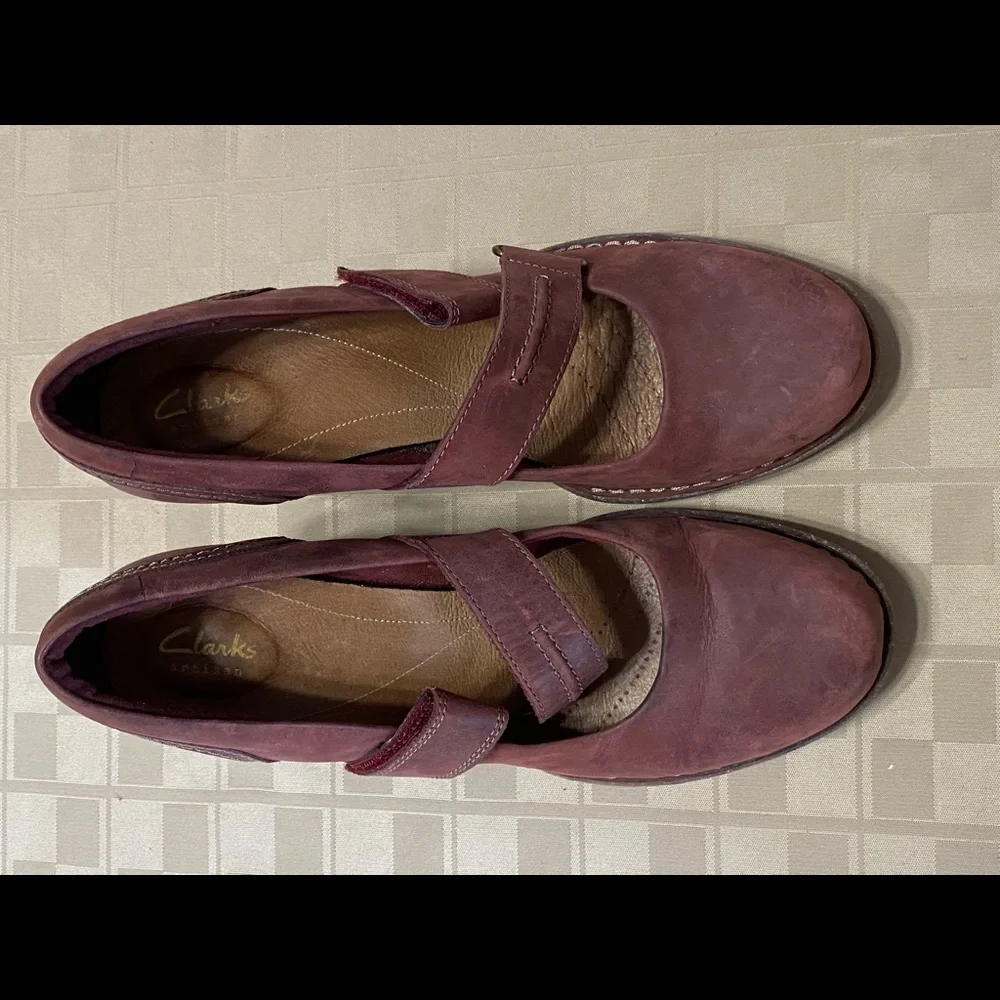 Clarks artisan maroon